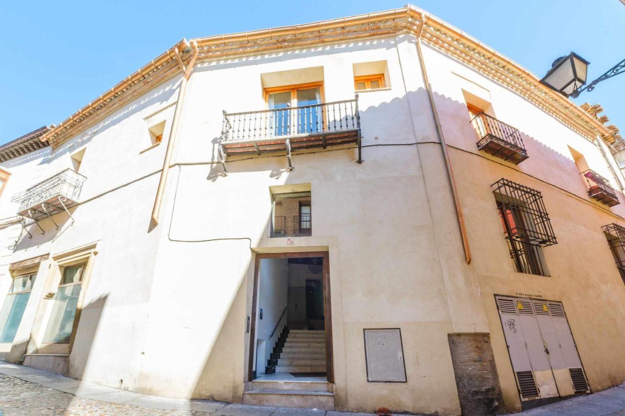Apartamento Con Patio Junto A La Catedral By Toledo Ap Extérieur photo