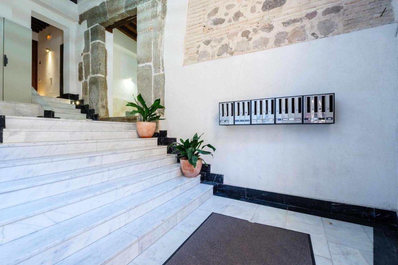 Apartamento Con Patio Junto A La Catedral By Toledo Ap Extérieur photo