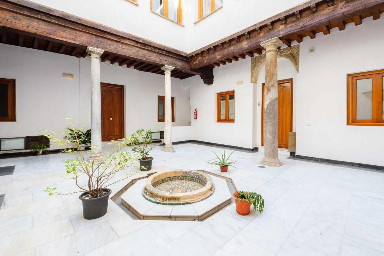 Apartamento Con Patio Junto A La Catedral By Toledo Ap Extérieur photo