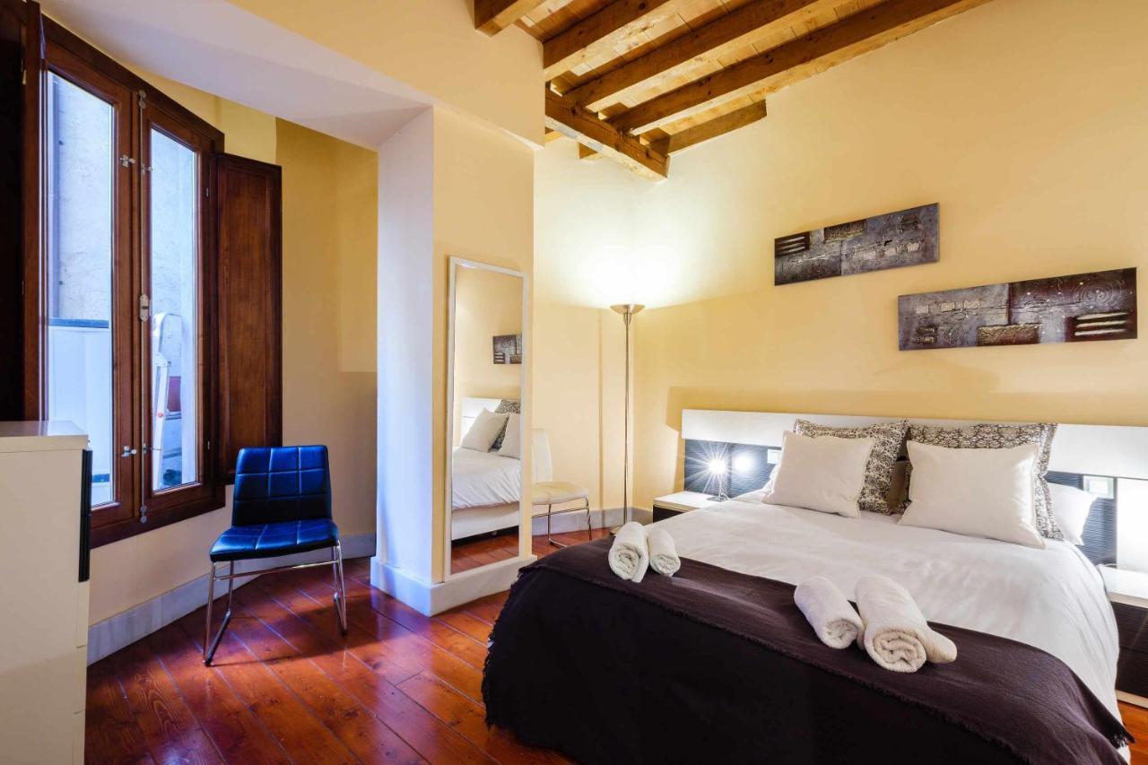 Apartamento Con Patio Junto A La Catedral By Toledo Ap Extérieur photo