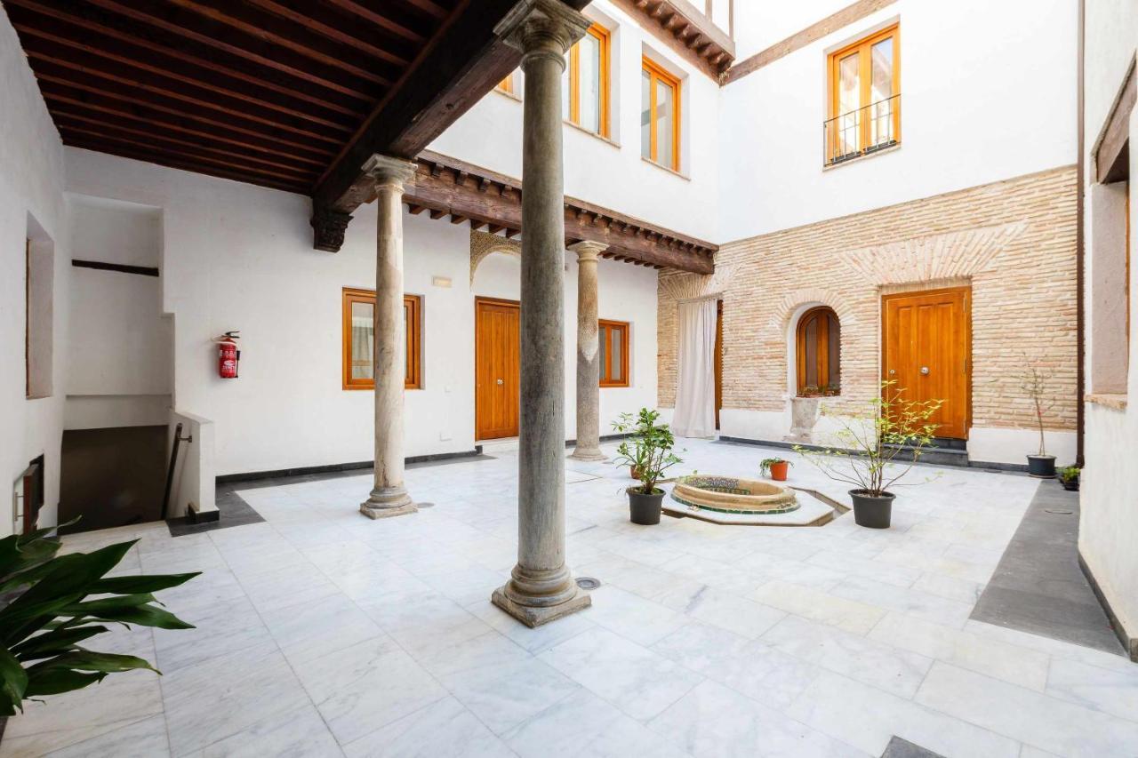 Apartamento Con Patio Junto A La Catedral By Toledo Ap Extérieur photo